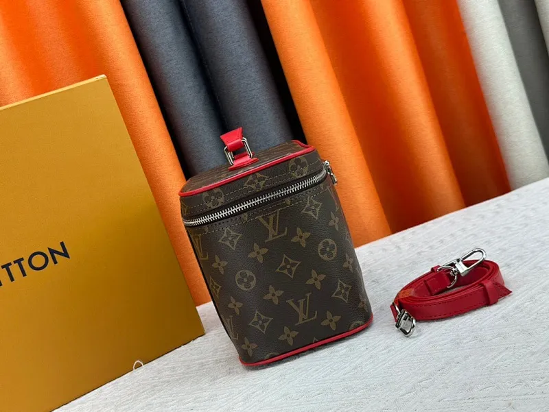 All Categories Official Website "Brand Women's Bags" Women's Bags 💙 LV 2024 New LV Cosmetic Bag
