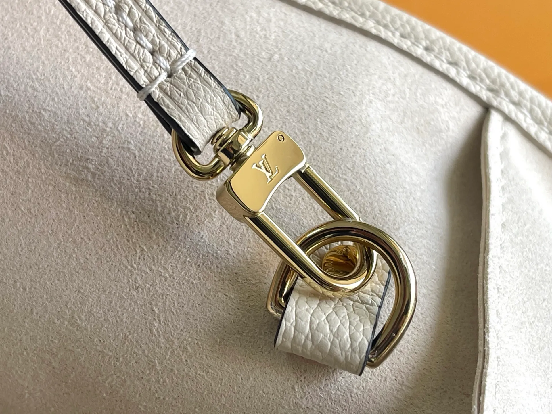 All categories 💚 Authentic bags 💚 LV 2026 new LV top replica hand shoulder bag