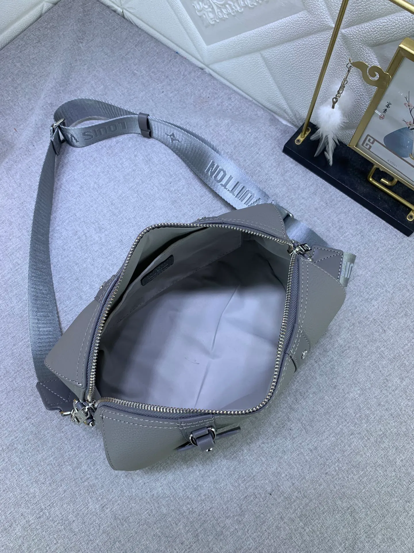 All categories Official website "Brand Women's Bags" Women's Bags 💙 LV replica LV, fine imitation LV bags, LV handbags, 2023 official latest version LV cowhide leather travel bag, bag factory, original material, size: 27-17-13CM