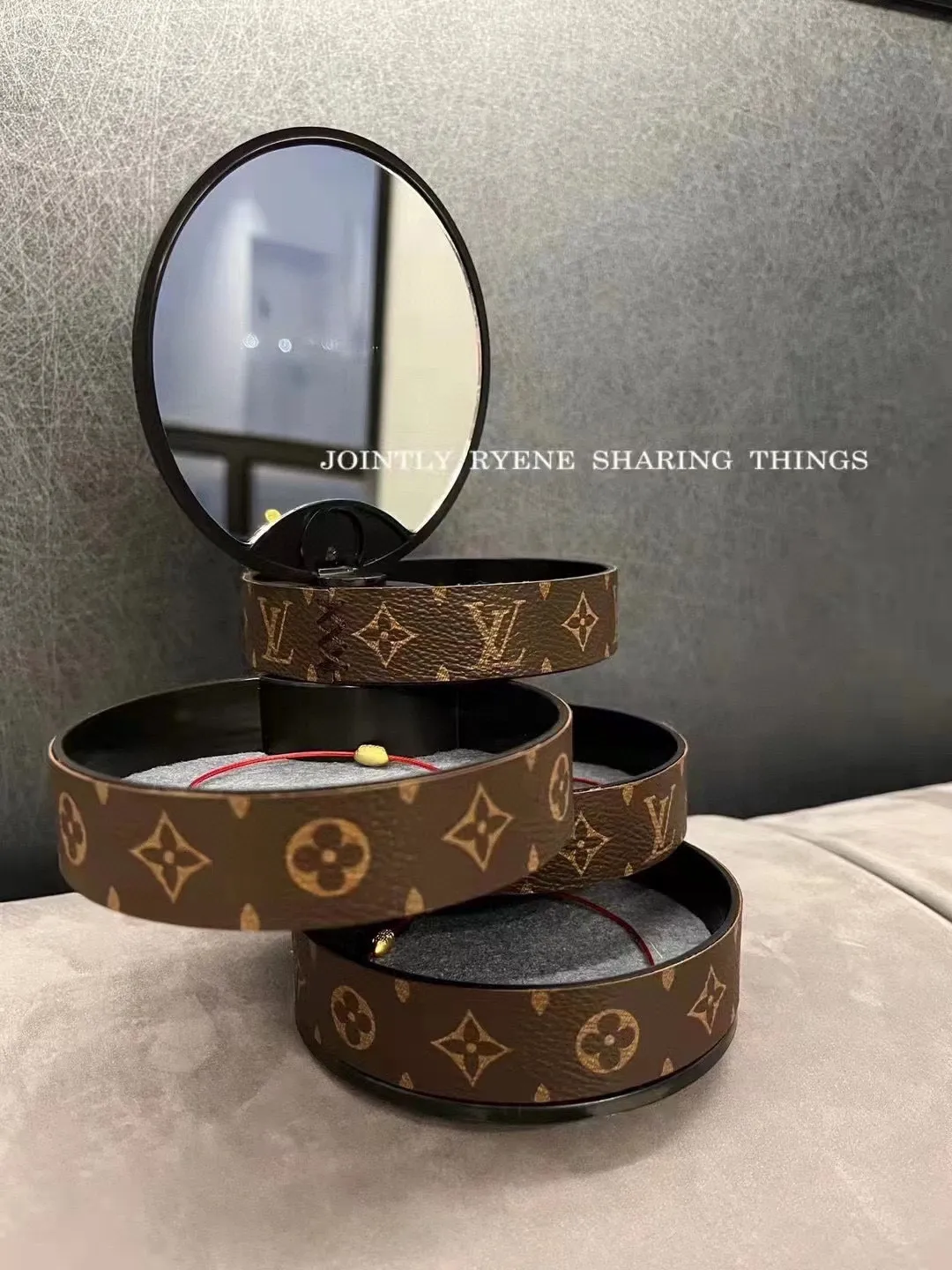 All categories Official website "Brand Women's Bags" Women's Bags 💙 LV 2022 Official New LV Jewelry Storage Box Wholesale 58001500 High Quality Size: 10-10CM
