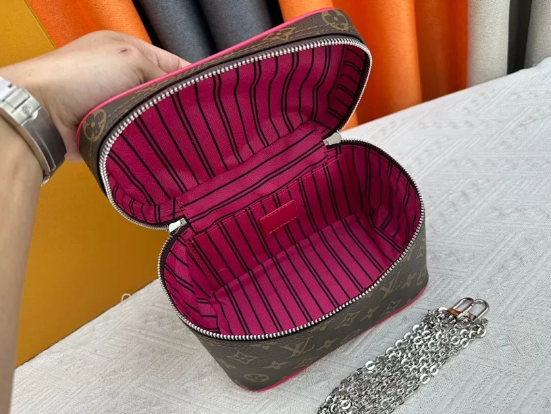All Categories Official Website "Brand Women's Bags" Women's Bags 💙 LV 2024 New LV Cosmetic Bag