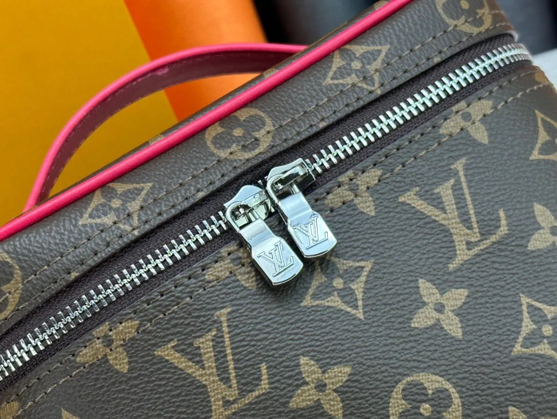All Categories Official Website "Brand Women's Bags" Women's Bags 💙 LV 2024 New LV Cosmetic Bag