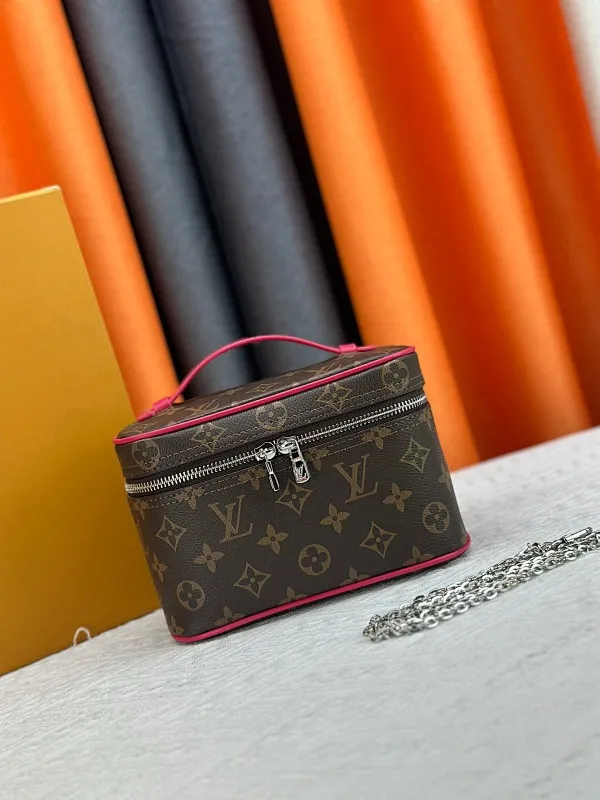 All Categories Official Website "Brand Women's Bags" Women's Bags 💙 LV 2024 New LV Cosmetic Bag