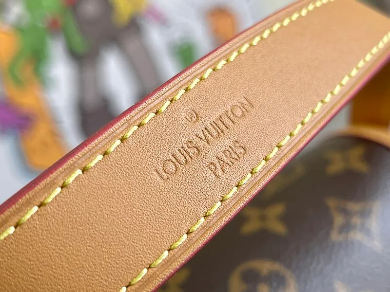 All Categories 💚 Authentic Grade Bags 💚 LV 2026 New LV Top Replica Crossbody Shoulder Bag