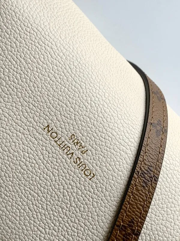 All Categories Official Website "Brand Women's Bags" Women's Bags 💙 LV 2026 New LV Armpit Crossbody Bag
