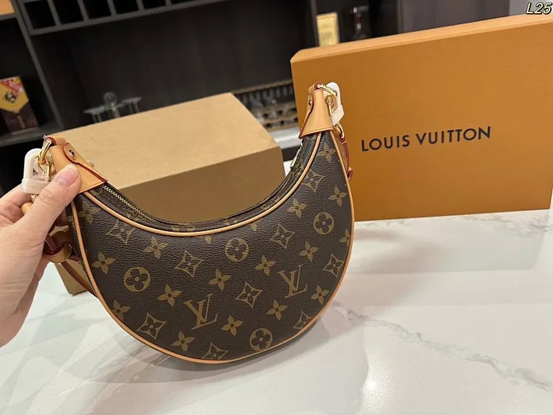All categories Official website "Brand Women's Bags" Women's Bags 💙 LV 2025 new LV armpit bag