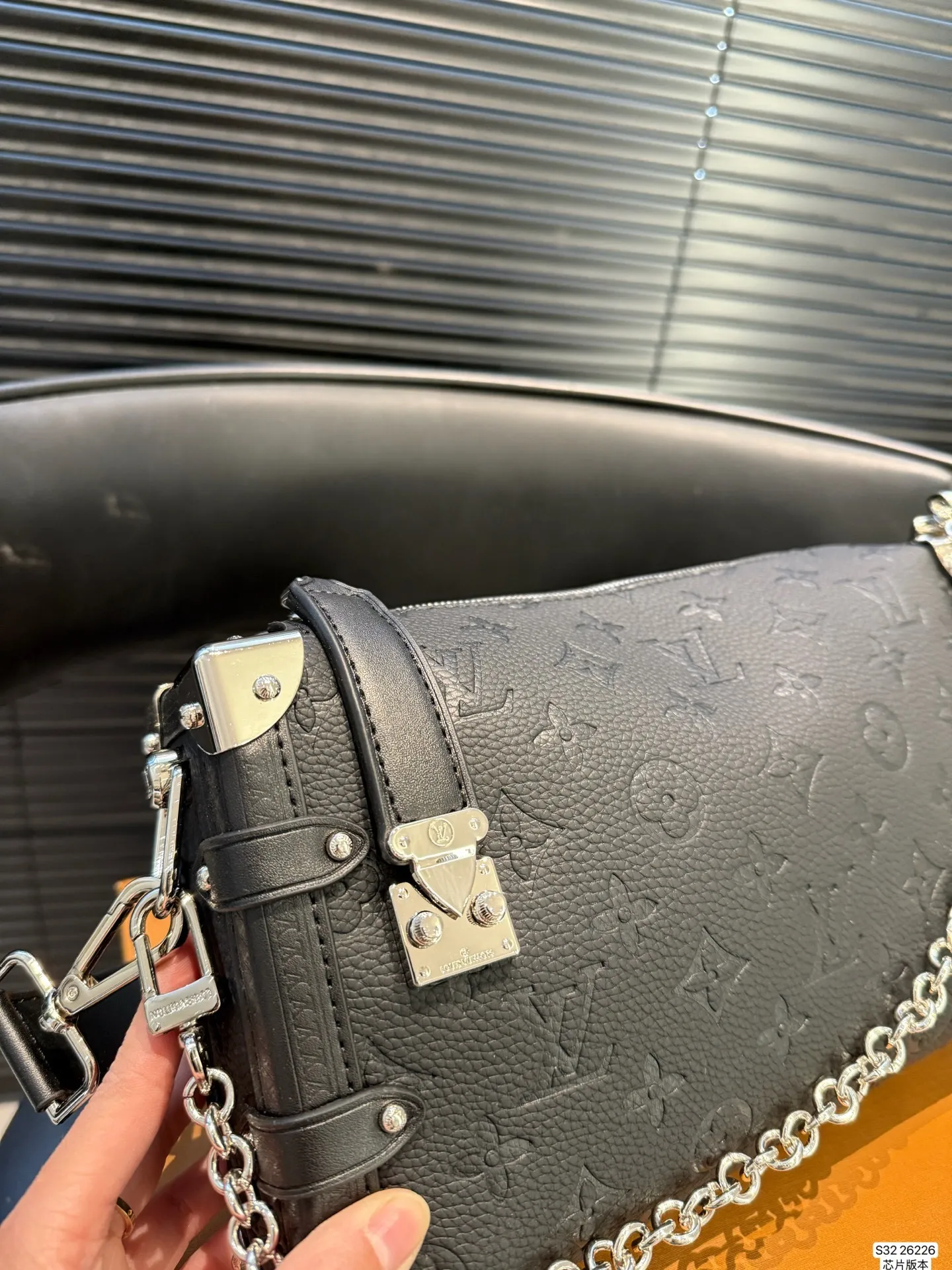 All categories Official website "Brand Women's Bags" Women's Bags 💙 LV 2025 new LV armpit bag