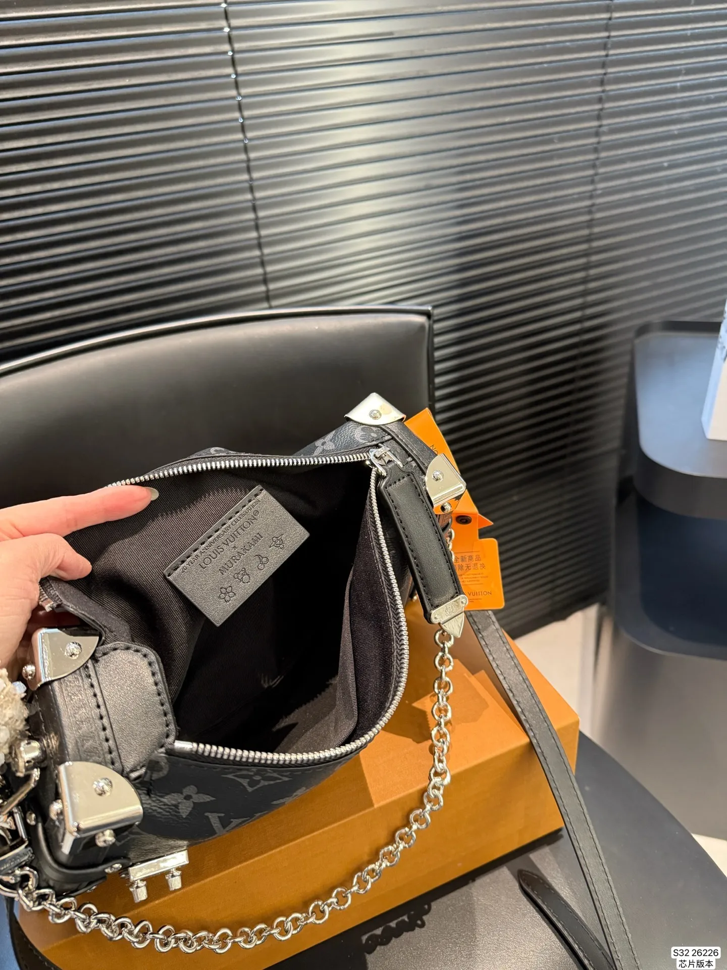 All categories Official website "Brand Women's Bags" Women's Bags 💙 LV 2025 new LV armpit bag