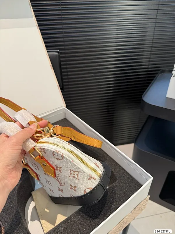 All Categories Official Website "Brand Women's Bags" Women's Bags 💙 LV 2025 New LV Crossbody Bag