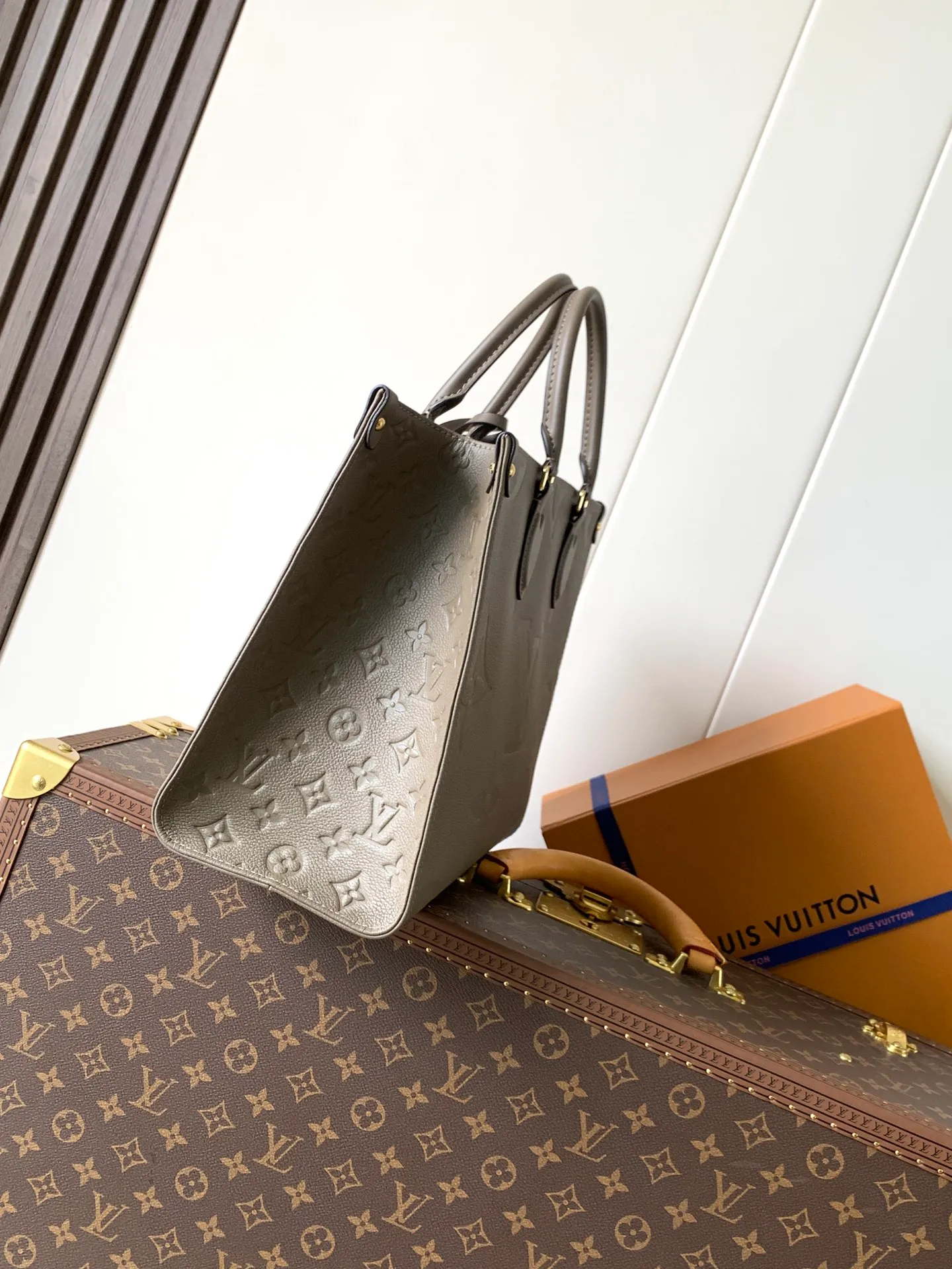 All categories Official website "Brand Women's Bags" Women's Bags 💙 LV 2026 new LV hand-held crossbody bag