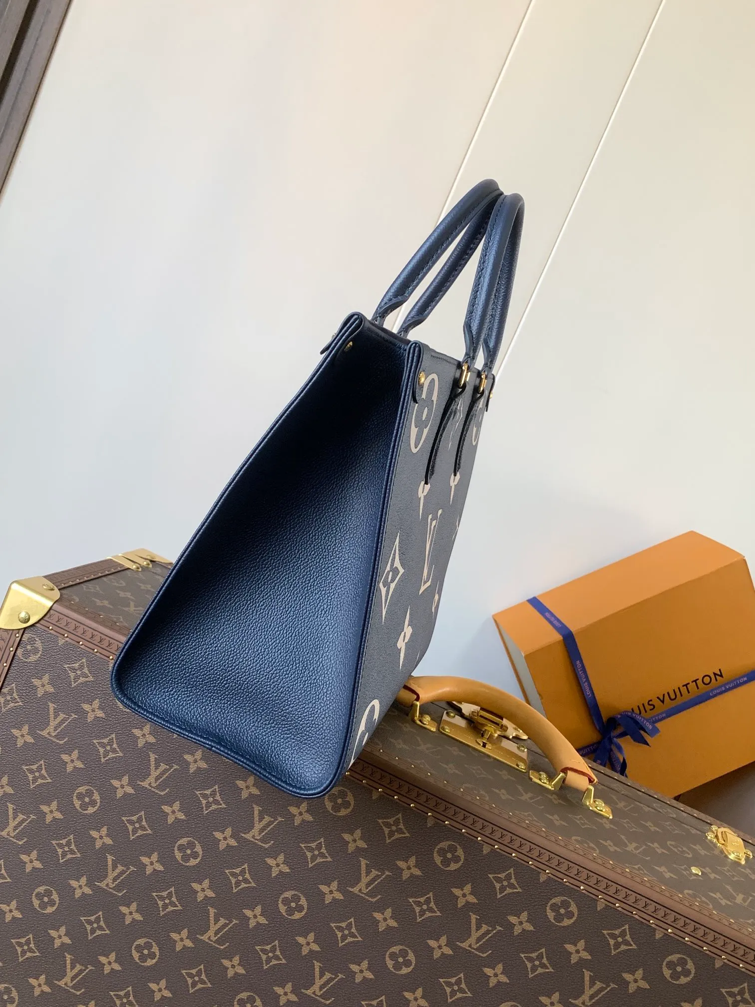 All categories Official website "Brand Women's Bags" Women's Bags 💙 LV 2026 new LV hand-held crossbody bag