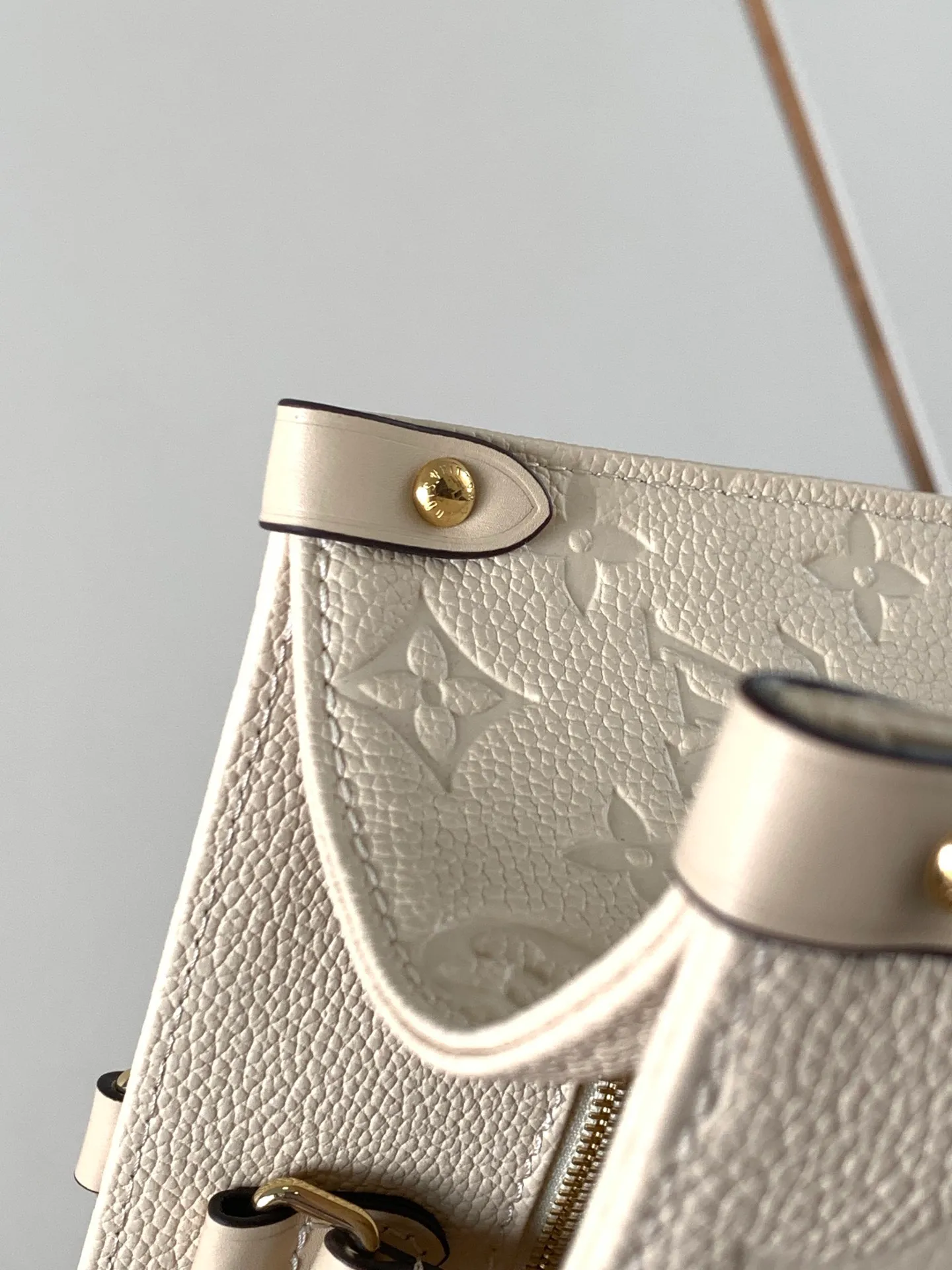 All categories Official website "Brand Women's Bags" Women's Bags 💙 LV 2026 new LV hand-held crossbody bag