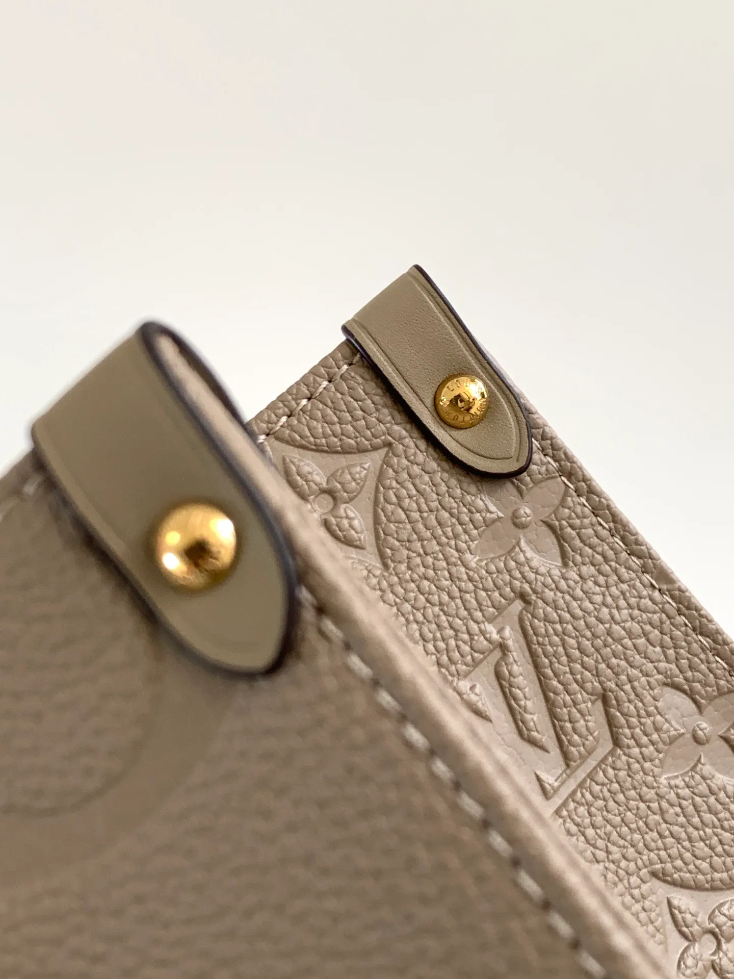 All categories Official website "Brand Women's Bags" Women's Bags 💙 LV 2026 new LV hand-held crossbody bag