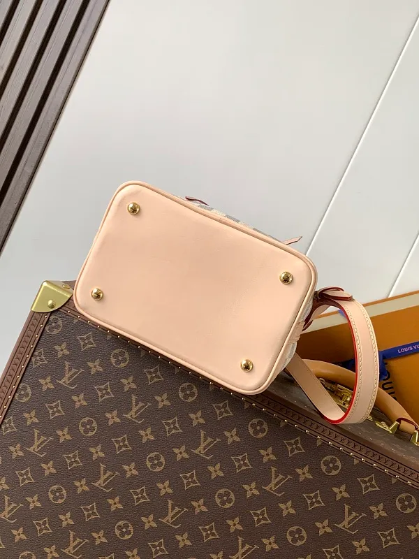 All Categories Official Website "Brand Women's Bags" Women's Bags 💙 LV 2026 New LV Crossbody Bag