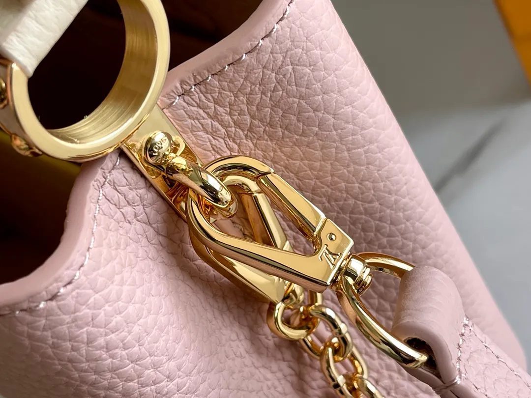All Categories 💚 Authentic Grade Bags 💚 LV 2026 New LV Top Replica Crossbody Shoulder Bag