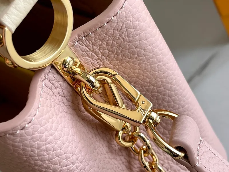 All Categories 💚 Authentic Grade Bags 💚 LV 2026 New LV Top Replica Crossbody Shoulder Bag