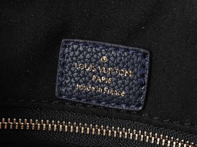 All categories Official website "Brand Women's Bags" Women's Bags 💙 LV 2025 new LV armpit bag
