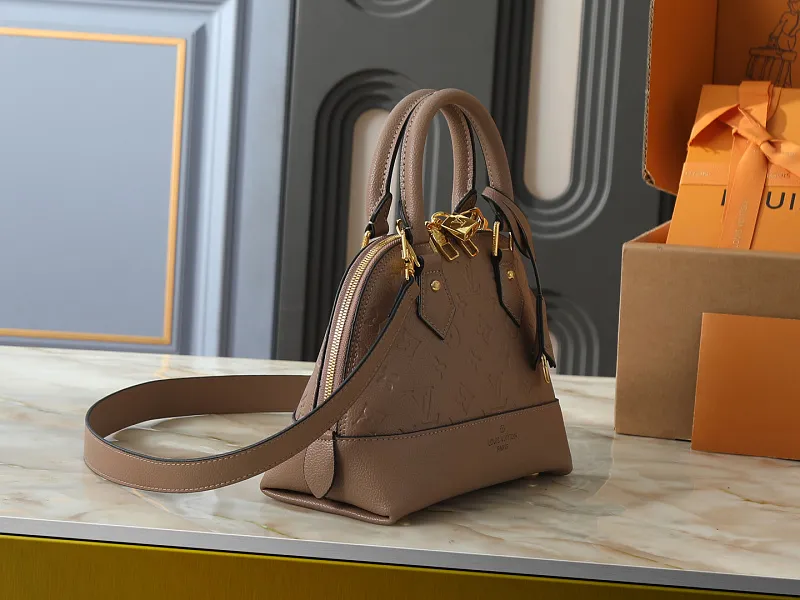 All Categories Official Website "Brand Women's Bags" Women's Bags 💙 LV LV 2026 New Crossbody Shoulder Bag