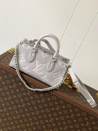 All categories Official website "Brand Women's Bags" Women's Bags 💙 LV 2026 new LV hand-held crossbody bag