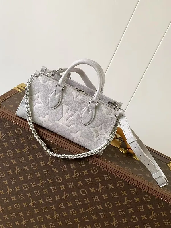 All categories Official website "Brand Women's Bags" Women's Bags 💙 LV 2026 new LV hand-held crossbody bag