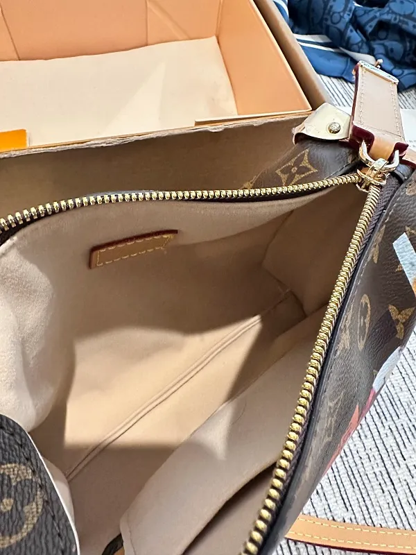 All Categories Official Website "Brand Women's Bags" Women's Bags 💙 LV 2026 New LV Crossbody Bag