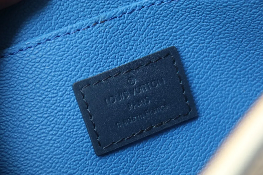 All Categories Official Website "Brand Women's Bags" Women's Bags 💙 LV 2024 New LV Cosmetic Bag