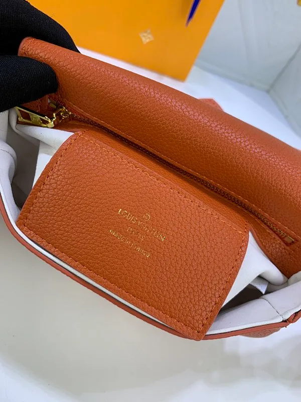 All Categories Official Website "Brand Women's Bags" Women's Bags 💙 LV Pont9 pebbled messenger bag. Handbags LV Pont 9 Soft handbag is made of grained calfskin and injects an elegant atmosphere with the LV Circle logo derived from the brand archives. Monogram flower cluster hidden under the flap, Monogram flower on the shoulder