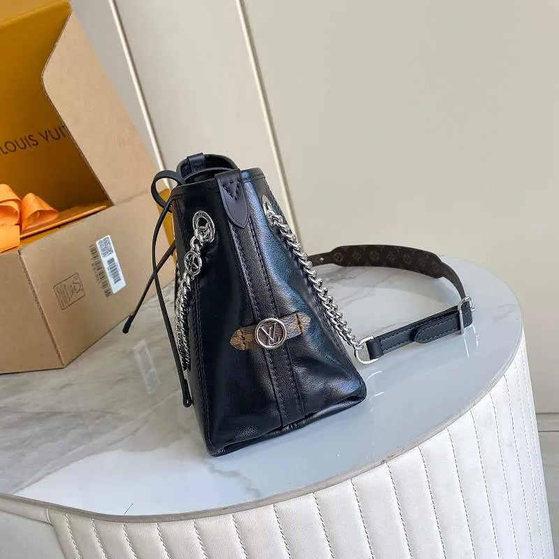 All Categories Official Website "Brand Women's Bags" Women's Bags 💙 LV LV 2026 New Crossbody Shoulder Bag