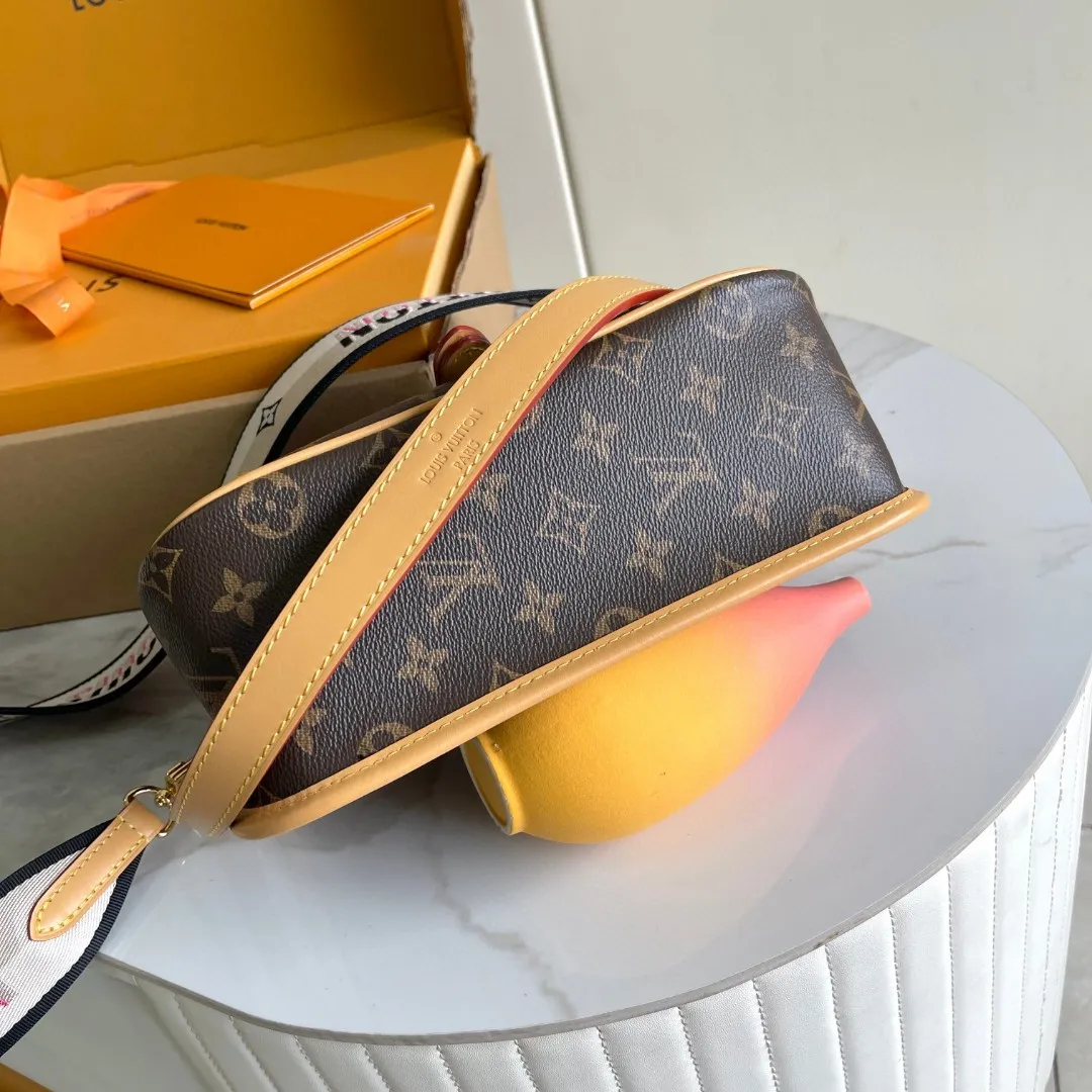 All Categories Official Website "Brand Women's Bags" Women's Bags 💙 LV LV 2026 New Crossbody Shoulder Bag