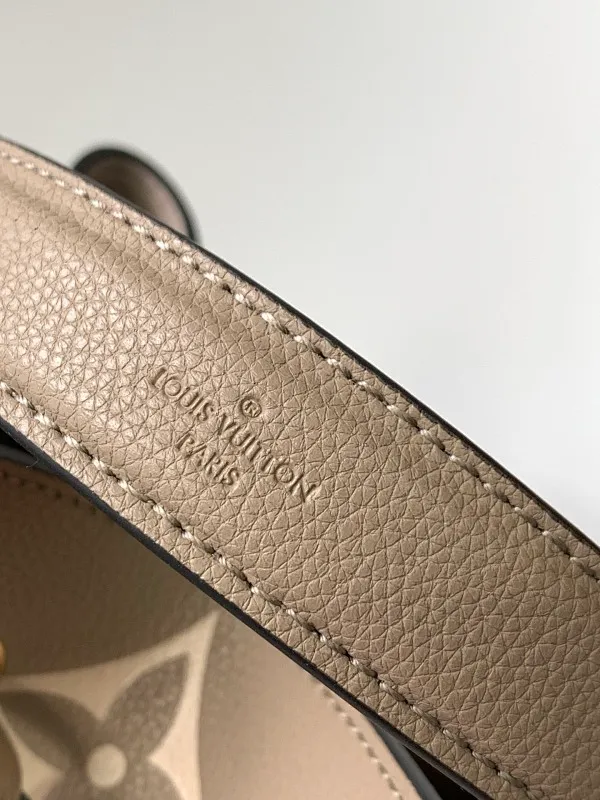 All Categories Official Website "Brand Women's Bags" Women's Bags 💙 LV 2026 New LV Crossbody Bag