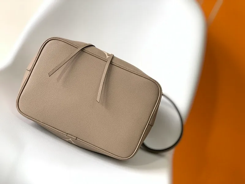All Categories Official Website "Brand Women's Bags" Women's Bags 💙 LV 2026 New LV Crossbody Bag
