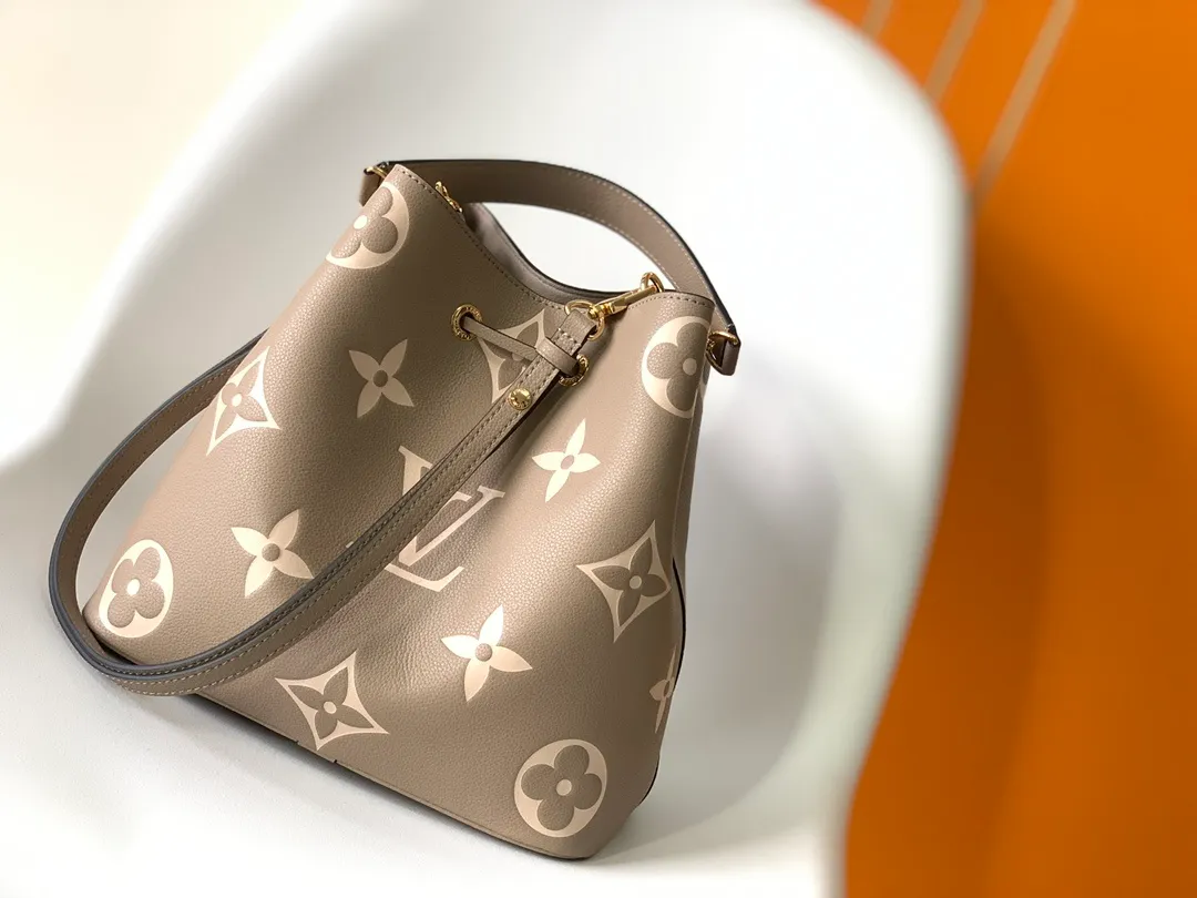 All Categories Official Website "Brand Women's Bags" Women's Bags 💙 LV 2026 New LV Crossbody Bag