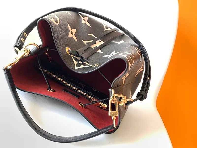 All Categories Official Website "Brand Women's Bags" Women's Bags 💙 LV 2026 New LV Crossbody Bag