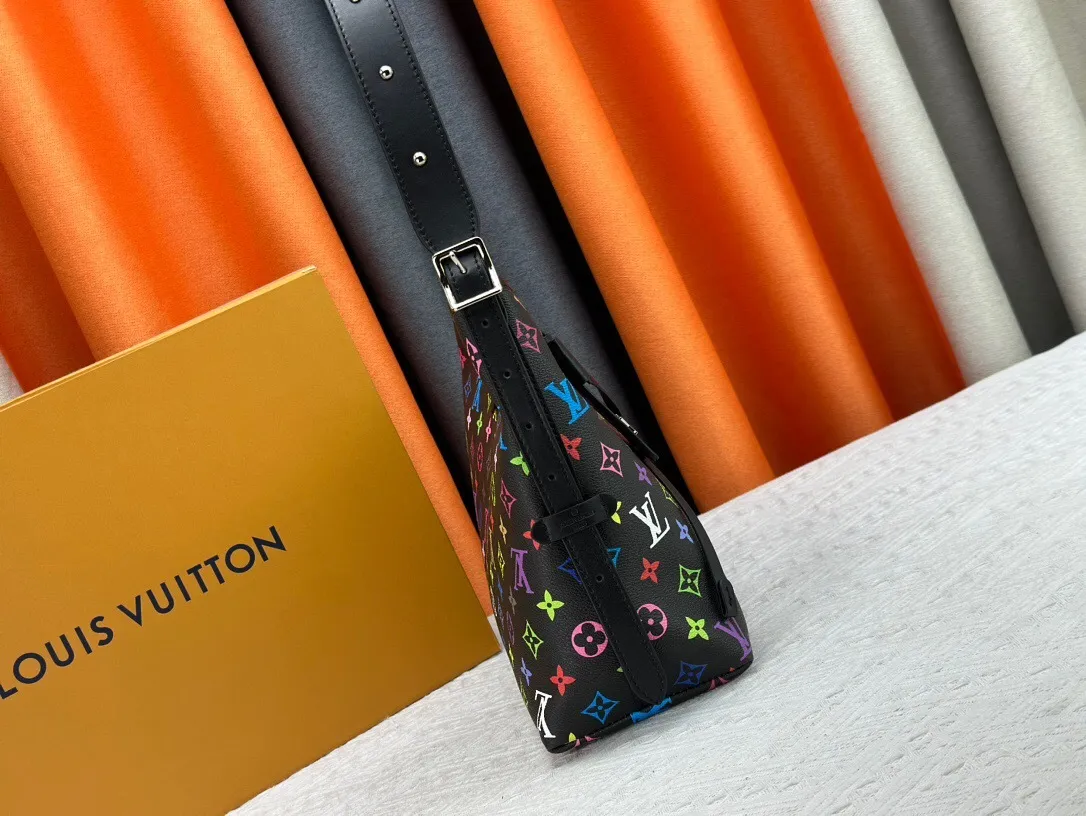 All Categories Official Website "Brand Women's Bags" Women's Bags 💙 LV 2024 New LV Underarm Bag