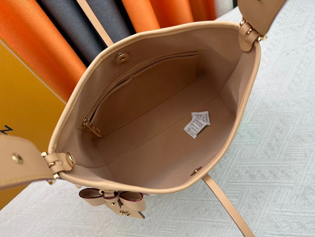 All Categories Official Website "Brand Women's Bags" Women's Bags 💙 LV 2024 New LV Underarm Bag