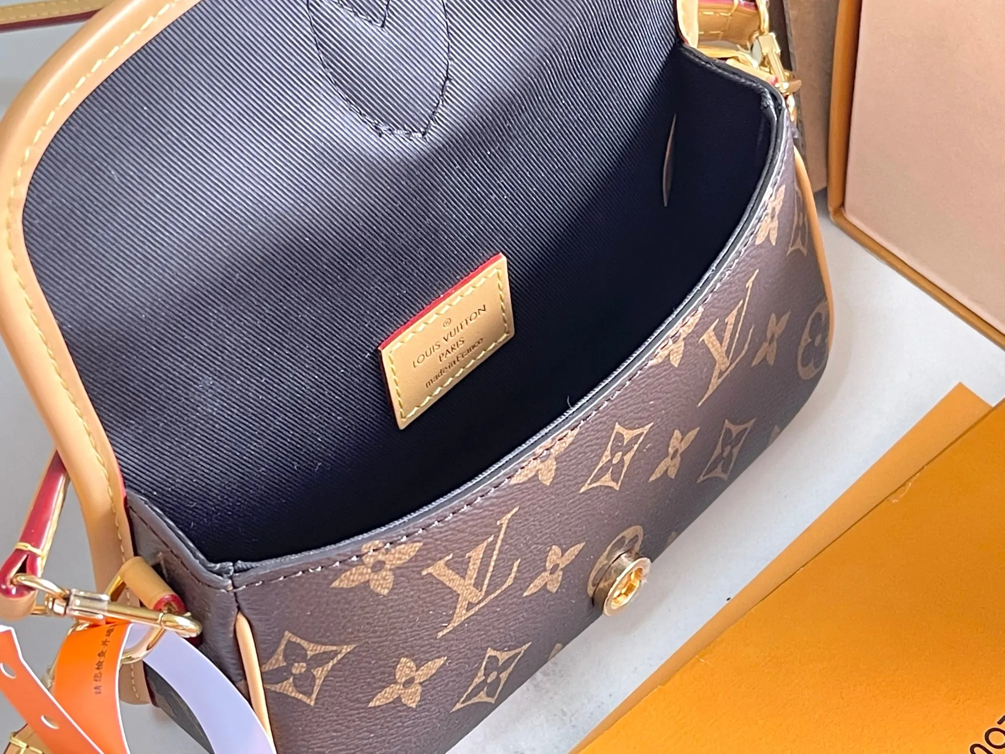All Categories 💚 Authentic Grade Bags 💚 LV 2026 New LV Top Replica Crossbody Shoulder Bag