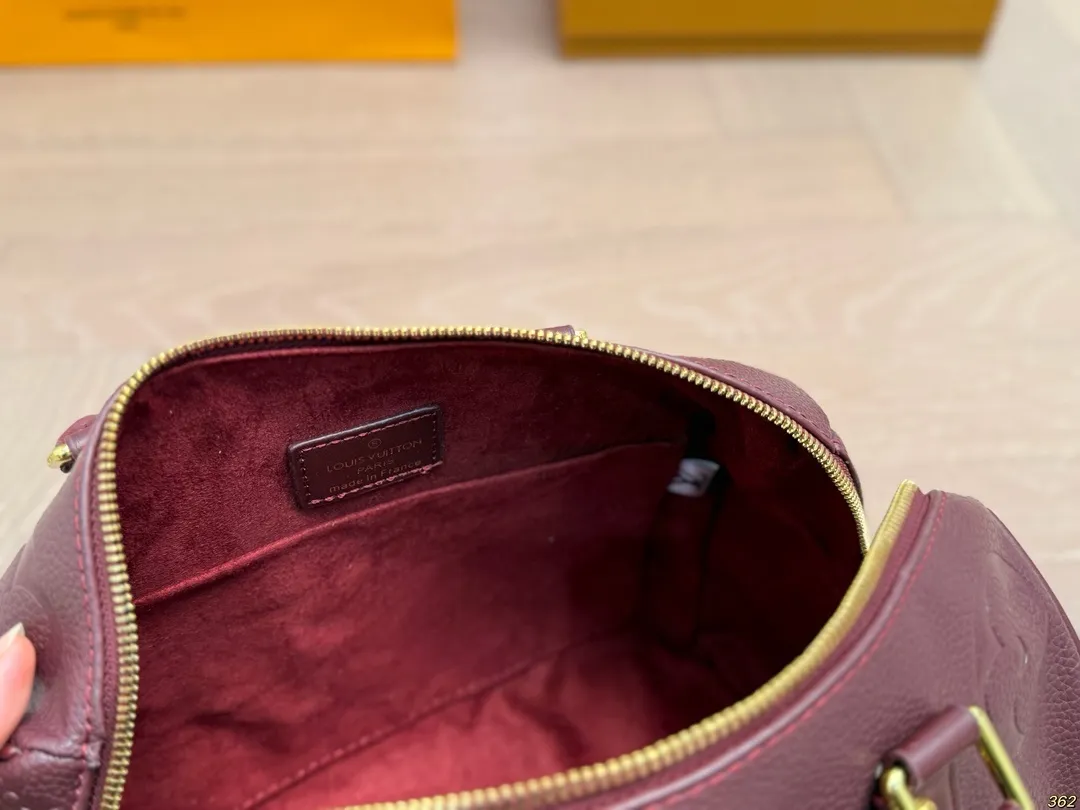 All Categories Official Website "Brand Women's Bags" Women's Bags 💙 LV 2025 New LV Crossbody Bag