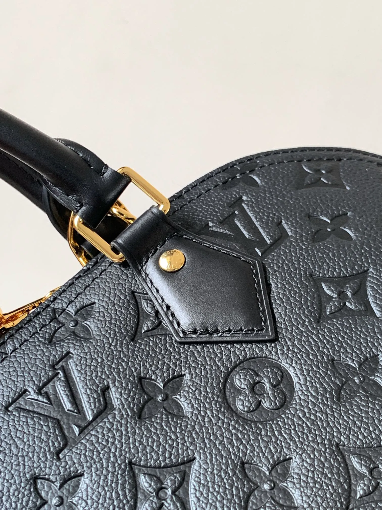 All Categories Official Website "Brand Women's Bags" Women's Bags 💙 LV 2026 New LV Crossbody Bag