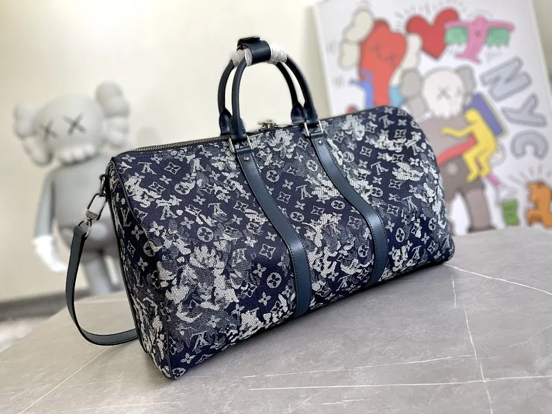 All categories 💚 Authentic bags 💚 LV LV new travel bag