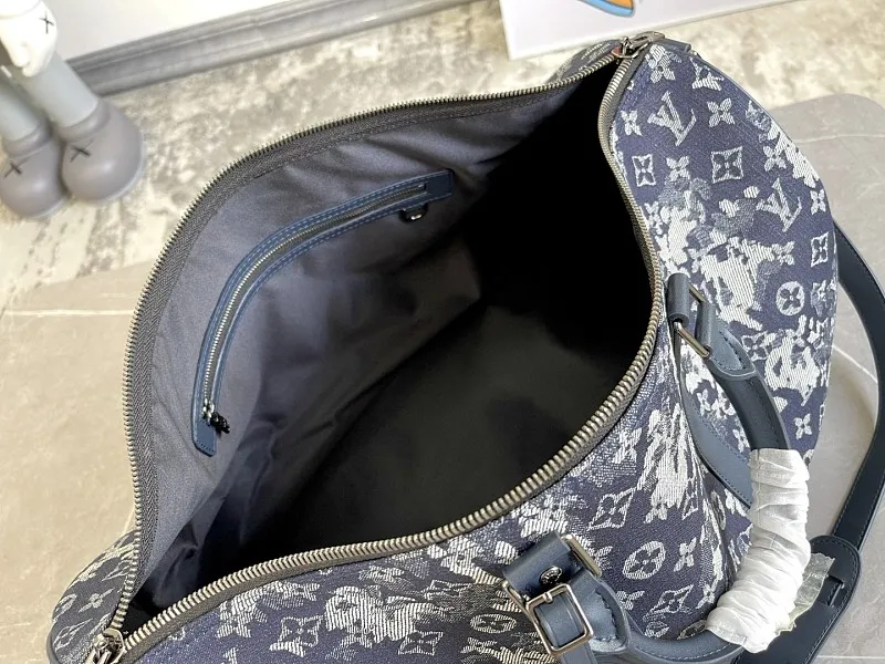 All categories 💚 Authentic bags 💚 LV LV new travel bag