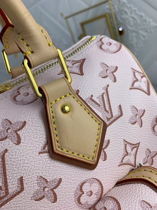 All Categories Official Website "Brand Women's Bags" Women's Bags 💙 LV (new silk screen pillow bag) The compact SPEEDY BANDOULIÈRE 25 handbag reshapes its elegant silhouette, outer pockets and gold buckles. The miniature monogram pattern and leather trim on the canvas evoke the House's historical design codes, as does the rolled leather handle and engraved padlock. an adjustable and