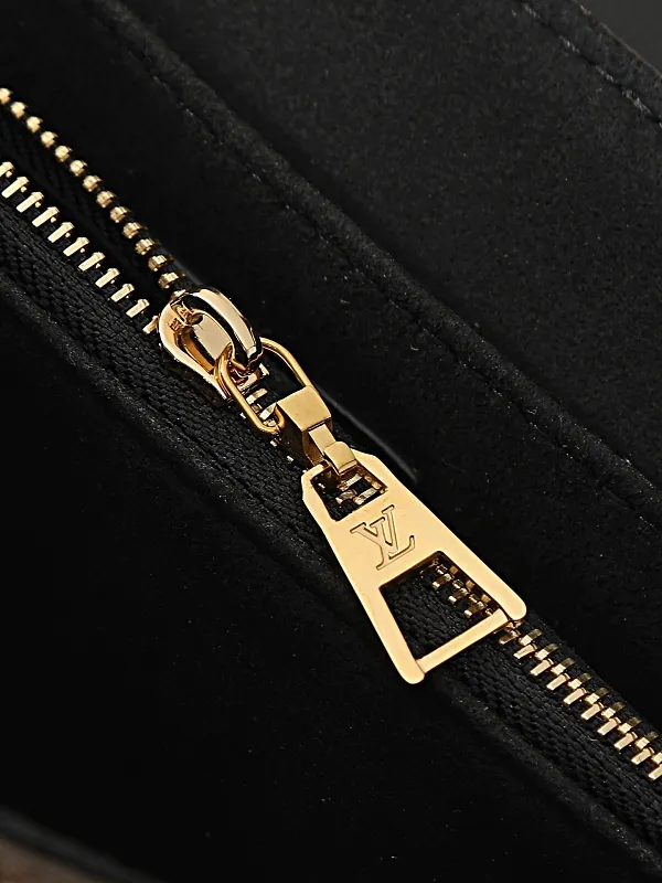 All Categories Official Website "Brand Women's Bags" Women's Bags 💙 LV 2026 Official Website New LV Crossbody Bag
