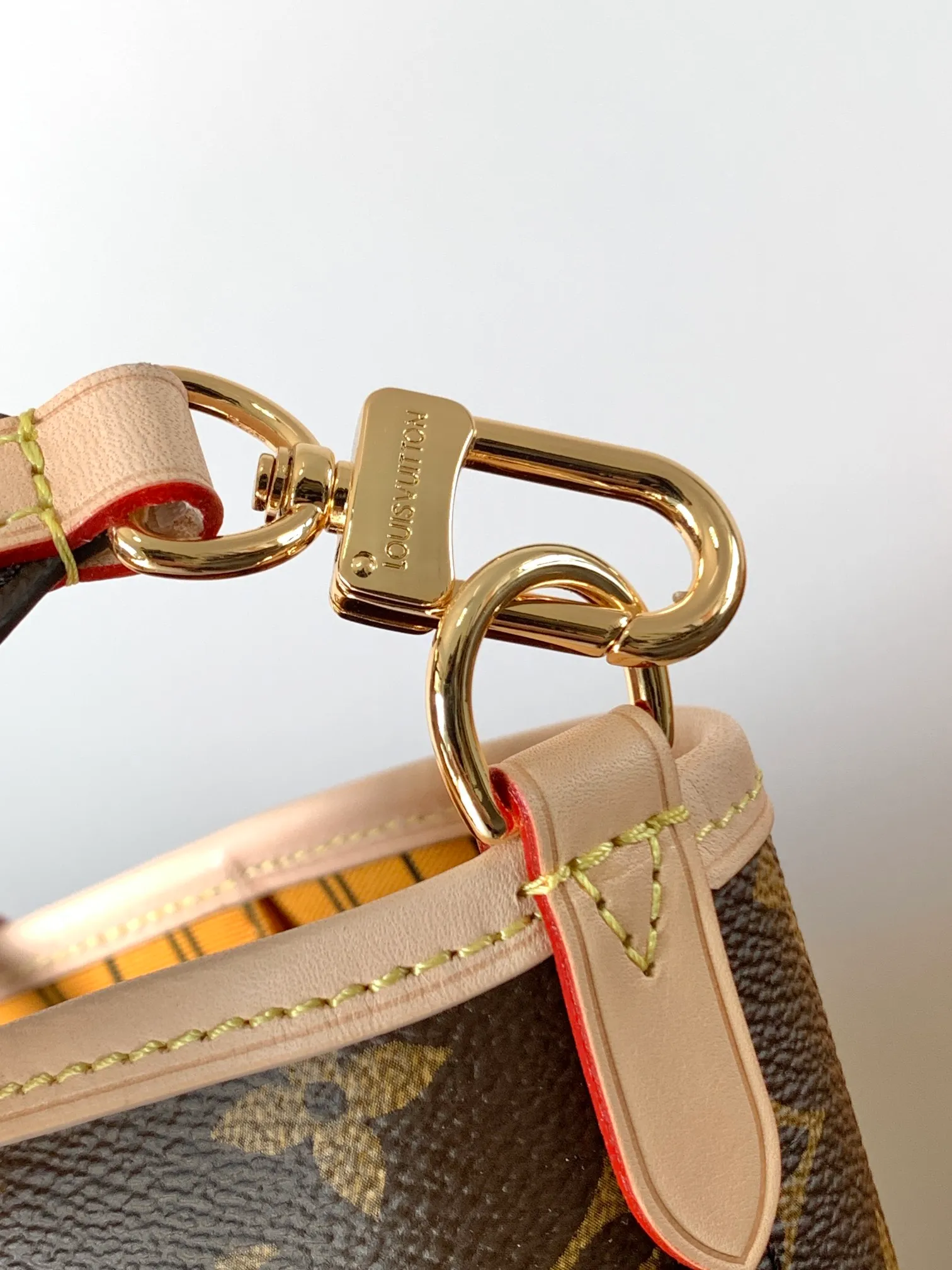 All categories Official website "Brand Women's Bags" Women's Bags 💙 LV 2026 new LV hand-held crossbody bag