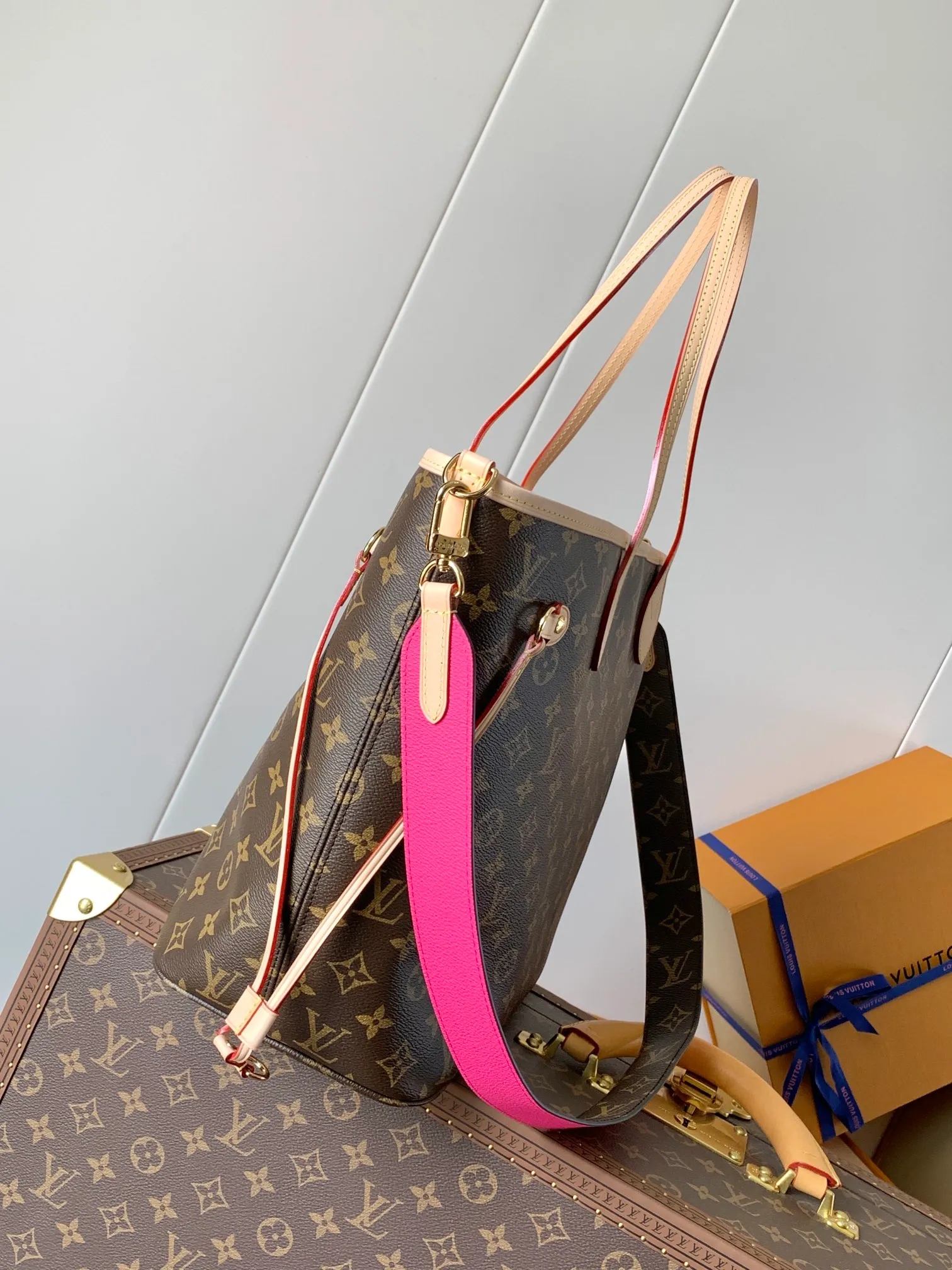 All categories Official website "Brand Women's Bags" Women's Bags 💙 LV 2026 new LV hand-held crossbody bag