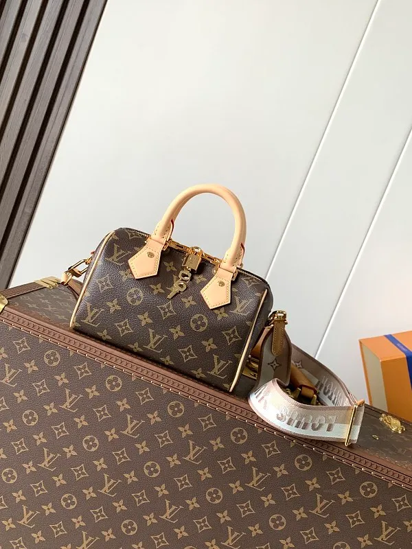 All Categories Official Website "Brand Women's Bags" Women's Bags 💙 LV 2026 New LV Crossbody Bag