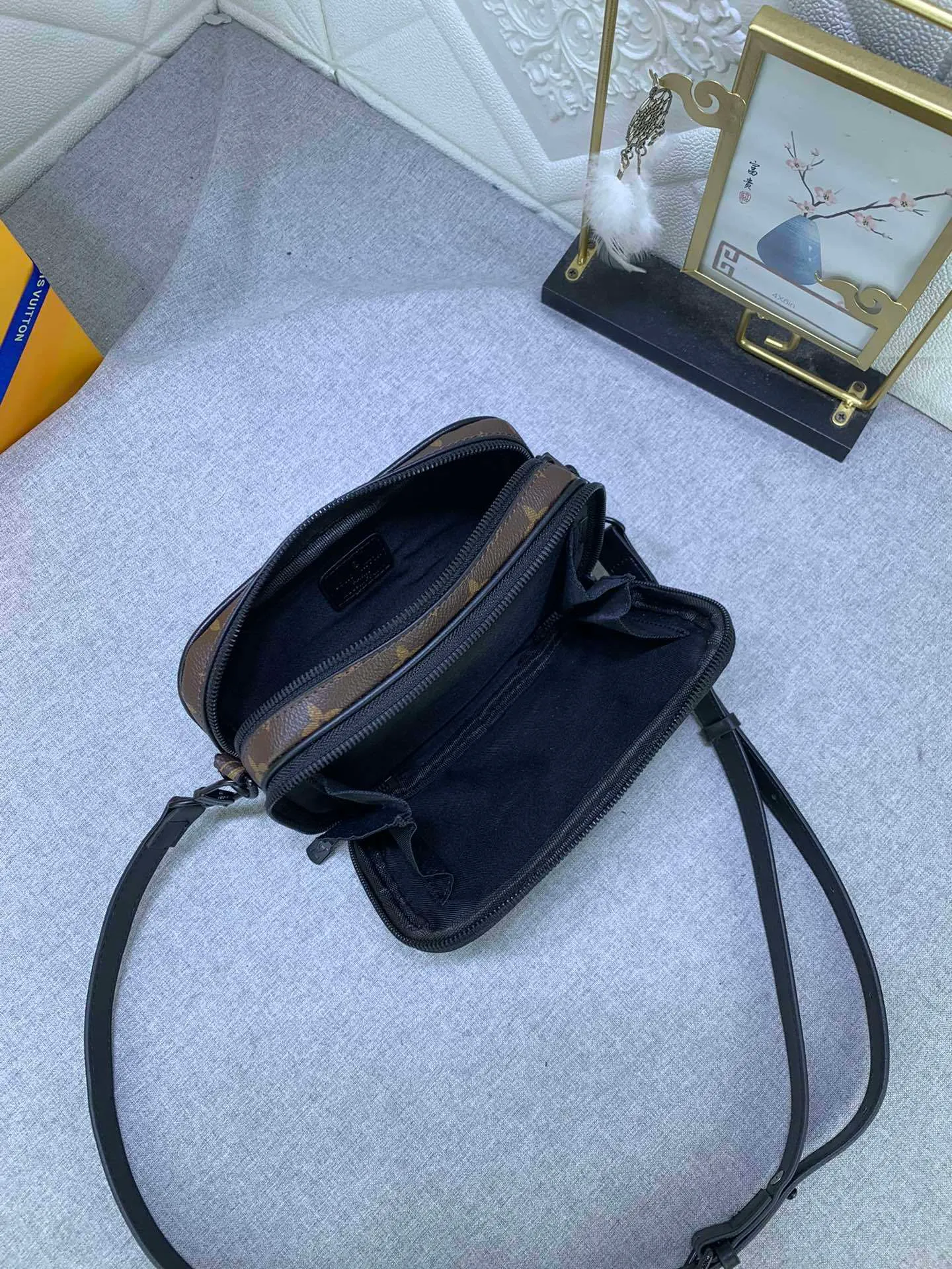 All Categories Official Website "Brand Women's Bags" Women's Bags 💙 LV 2024 New LV Crossbody Bag