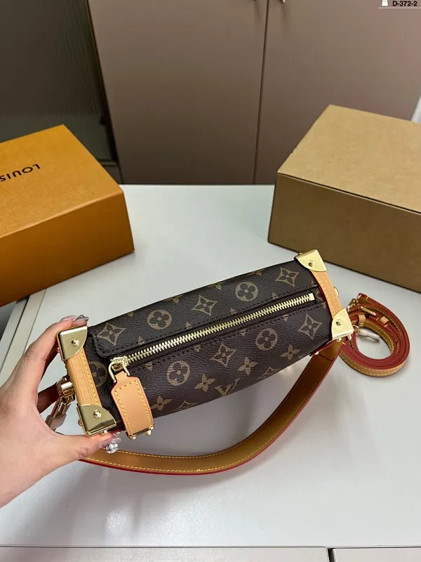 All categories Official website "Brand Women's Bags" Women's Bags 💙 LV 2025 new LV armpit bag