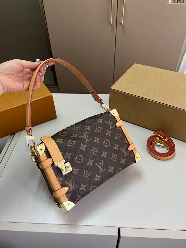 All categories Official website "Brand Women's Bags" Women's Bags 💙 LV 2025 new LV armpit bag