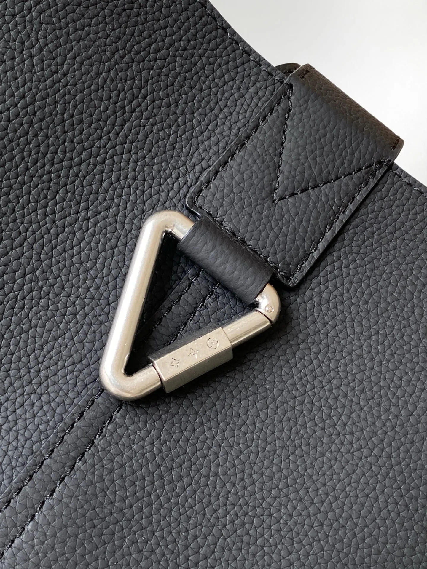 All Categories Official Website "Brand Women's Bags" Women's Bags 💙 LV 2026 New LV Crossbody Bag