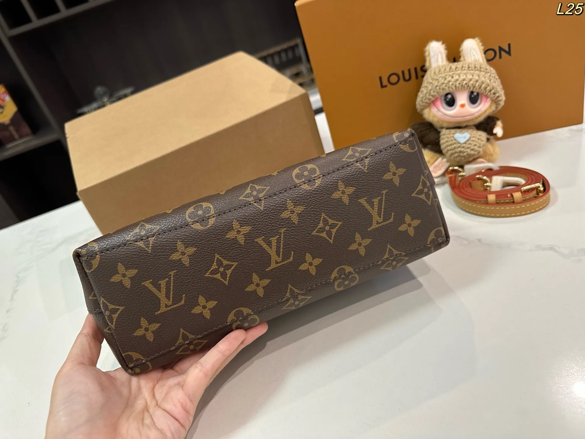 All Categories Official Website "Brand Women's Bags" Women's Bags 💙 LV 2025 New LV Crossbody Bag